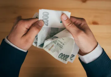 Kolik si měsíčně odkládat na stáří?