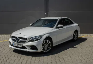 Mercedes C 180d používá téměř stejný motor jako levnější Dacia