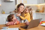 Zkrácené úvazky využívají v Česku především rodiče malých dětí, pro které je návrat do práce na plný úvazek časově nereálný.
