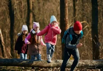 Volno pro děti, starost pro rodiče: na konci října musí řada rodin vyřešit hlídání