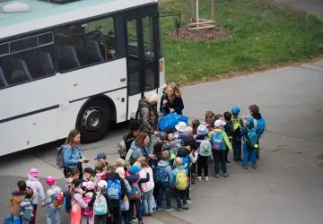 Rodiče zuří kvůli narůstajícím cenám školních výletů.