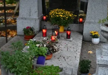 Během Dušiček byste měli být opatrní, co se svíček týče