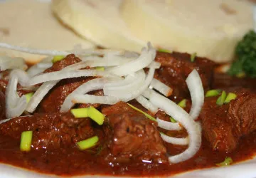 Díky této ingredienci bude maso v guláši krásně měkké.