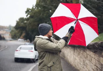 Do Česka mohou brzy dorazit silné vichřice. 