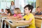 Některé chytré děti musí čekat na pomalejší spolužáky a ztrácejí motivaci Některé chytré děti musí čekat na pomalejší spolužáky a ztrácejí motivaci