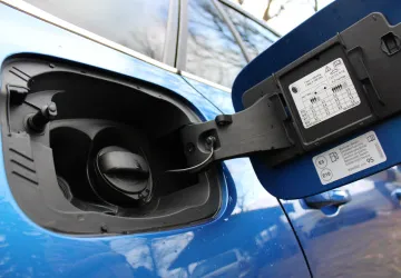 Benzínový automobil