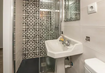 Pokud máte jen sprchový kout a toužíte po vaně, tohle vás možná nadchne