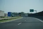 Rozšíření D1 u Brna je zhruba v polovině
