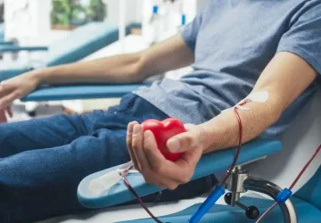 Stát láká lidi finanční výhodou na darování krve. Stát láká lidi finanční výhodou na darování krve.