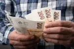 Ministerstvo zveřejnilo výši příští zákonné valorizace. 
