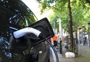 Nabíjení elektromobilu ve Velké Británii