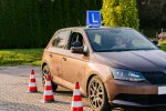 Zvládli byste dnes bez problémů projít testy v autoškole?