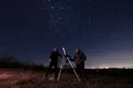 Odkud a jak pozorovat dvojitý meteorický roj na víkendové noční obloze Odkud a jak pozorovat dvojitý meteorický roj na víkendové noční obloze