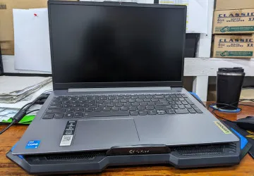 Podvodníci využívají psychologii, programy často vypadají seriózně a budí dojem, že chrání uživatele před hrozbou. Podvodníci využívají psychologii, programy často vypadají seriózně a budí dojem, že chrání uživatele před hrozbou.