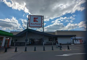 V pondělí 28. září zůstanou velké supermarkety a hypermarkety po celém Česku zavřené.