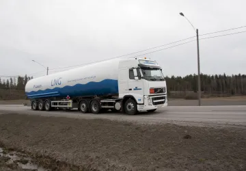 Kamion přepravující LNG