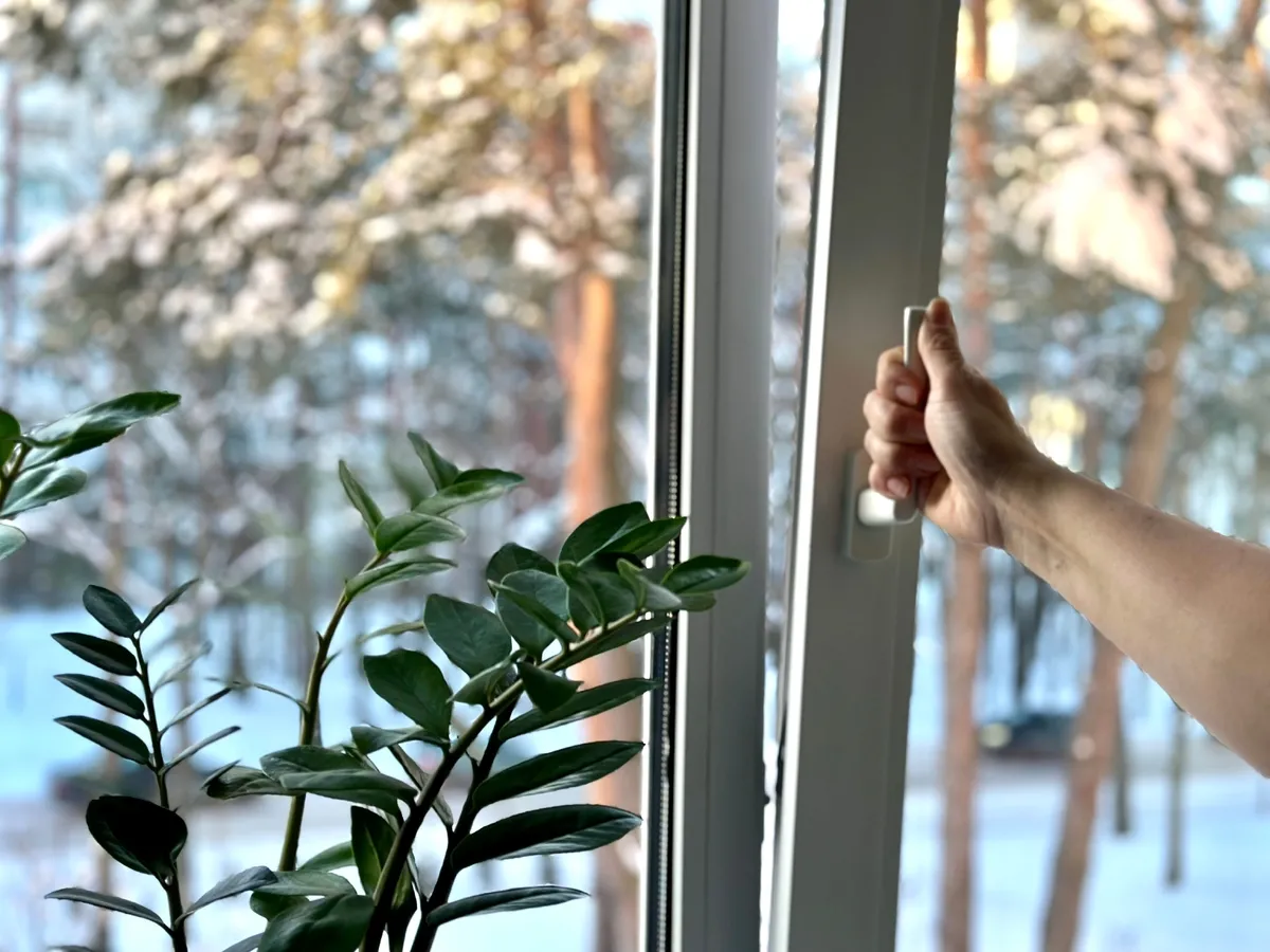 Větrání "na ventilačku" není v zimě vhodné používat. Větrání "na ventilačku" není v zimě vhodné používat.