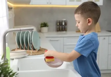 Mají děti za domácí práce dostávat peníze? Mají děti za domácí práce dostávat peníze?