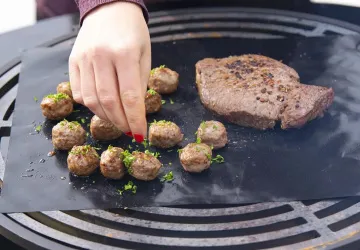 Lidl nabízí pomůcku pro čisté a pohodlné grilování.
