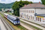 Zdevastované veřejné toalety v novém přestupním terminálu bude muset obec vyčistit a opravit.