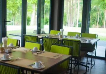 Restaurace zavádějí časové limity.