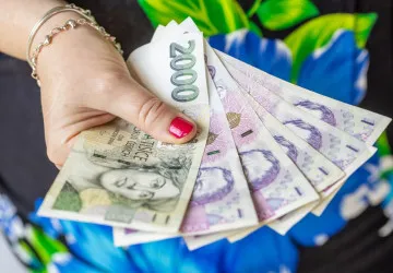 Kolik skutečně dostává Ukrajinec žijící v Česku? Kolik skutečně dostává Ukrajinec žijící v Česku?