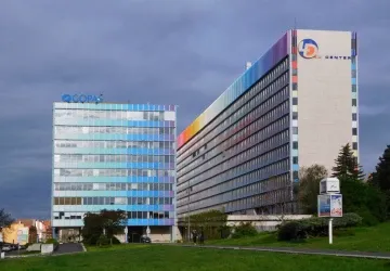Budovy ve Vršovicích stojí 56 let, developer je chce nyní nahradit