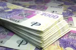 Rodiče musí svým dětem mnohdy finančně vypomáhat