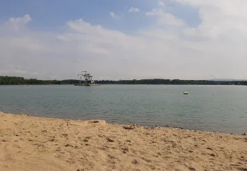 Pískovna, která bývá označována jako "české Bali"
