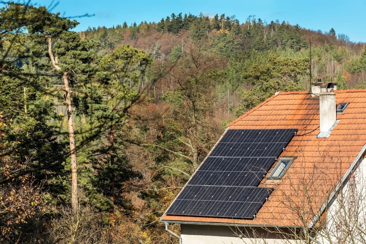 Tento tarif se hodí třeba pro domácnosti s vlastními fotovoltaickými panely. Tento tarif se hodí třeba pro domácnosti s vlastními fotovoltaickými panely.