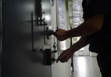 Vězni, kteří nepracují, mohou při žádosti o starobní důchod narazit Vězni, kteří nepracují, mohou při žádosti o starobní důchod narazit