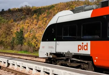 Cestující v okolí Prahy už nezaplatí tak, jak byli zvyklí