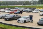 Pražská policie nasadila nový certifikovaný hlukoměr, který dokáže přímo na místě odhalit nelegálně upravené výfuky nejen u sportovních a luxusních vozů.