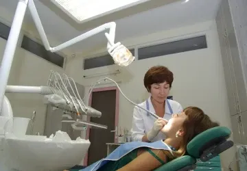 Za čísly o platech zubařů se skrývá mnohem pestřejší realita