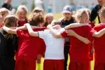 Stát i pojišťovny lidem vyplácejí tisíce korun na dětské kroužky Stát i pojišťovny lidem vyplácejí tisíce korun na dětské kroužky