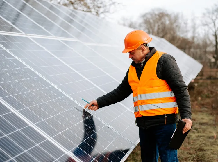 Kontrola zapojení fotovoltaických panelů