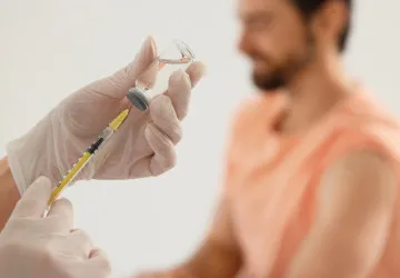 Očkování proti chřipce může rodinu se dvěma dětmi stát několik tisíc korun Očkování proti chřipce může rodinu se dvěma dětmi stát několik tisíc korun