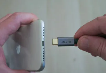 USB-C nabízí uživatelům iPhonu širokou škálu možností. USB-C nabízí uživatelům iPhonu širokou škálu možností.