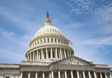 Politici považují dohodu mezi Washingtonem a Moskvou o dodávkách levné ruské nafty za nelegální Politici považují dohodu mezi Washingtonem a Moskvou o dodávkách levné ruské nafty za nelegální