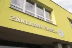 Politici i odborníci hovoří o zrušení deváté třídy. 