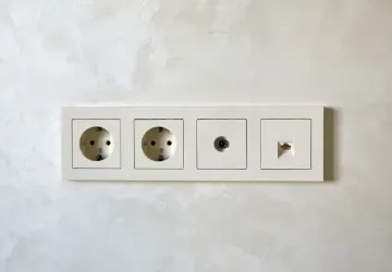 Při instalaci žárovky v koupelně musíte dodržovat jasná pravidla. 