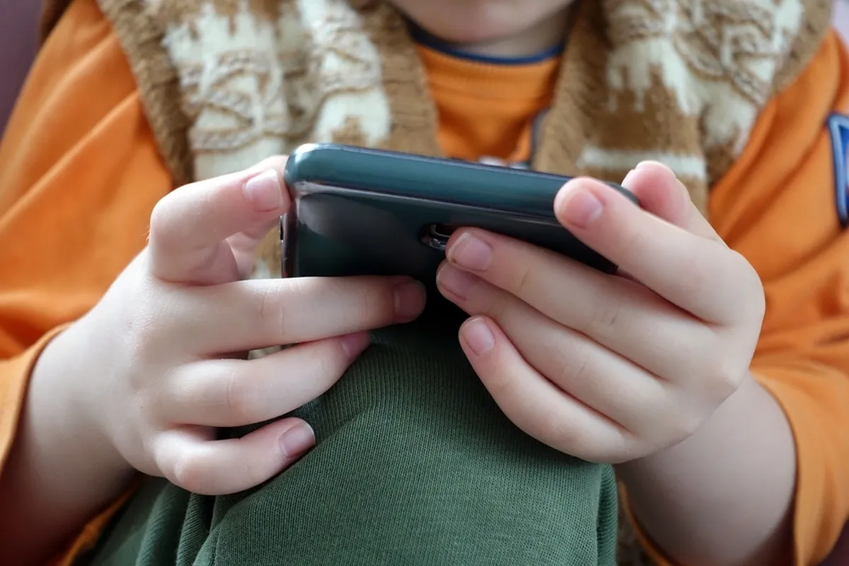 U dětí hraje roli, čemu se na telefonu věnují U dětí hraje roli, čemu se na telefonu věnují