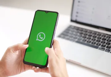 Nová funkce Restricted Chat zajistí, že se vybraná konverzace zobrazí výhradně na vašem primárním zařízení. Nová funkce Restricted Chat zajistí, že se vybraná konverzace zobrazí výhradně na vašem primárním zařízení.