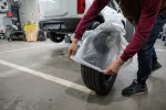 Od 1. listopadu je nutné přezout na zimní pneumatiky podle počasí. Od 1. listopadu je nutné přezout na zimní pneumatiky podle počasí.