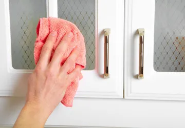 Tímto způsobem ze skříněk odstraníte mastnotu