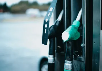 Naftu? Nemáme, už jen benzín. Ukončení prodeje nafty by mohlo přijít brzy