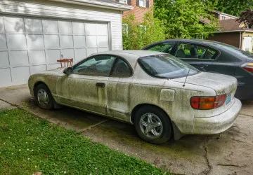 Od ledna si za auto připlatíte víc, i když nejezdíte.