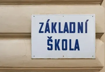Vláda hovoří o zásadních změnách školního systému. Vláda hovoří o zásadních změnách školního systému.