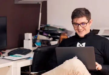 Čtyřdenní pracovní týden v Česku zavádějí některé společnosti.