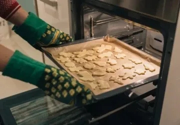 Pečení cukroví na objednávku je pro řadu lidí předvánoční přivýdělek